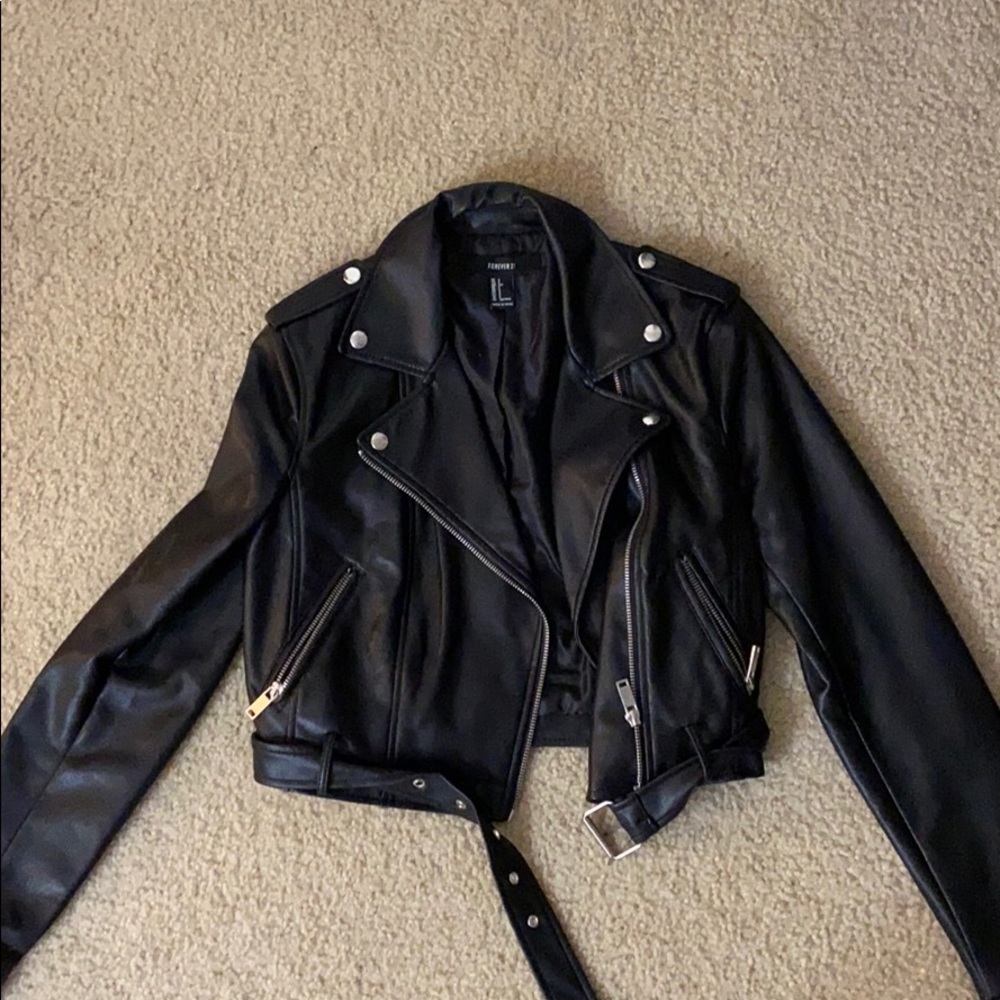Forever 21 cropped Leather jacket